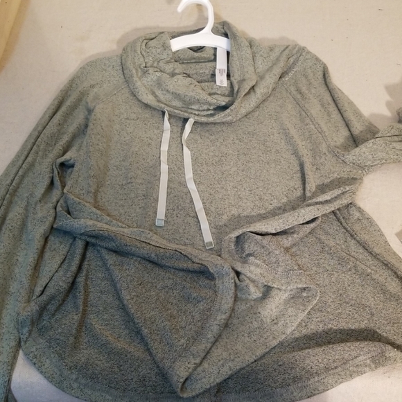 Bundle Gilligan and O'Malley sleepwear top - Picture 4 of 8